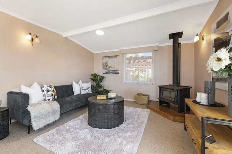 Photo of property in 6 Deerness Crescent, Algies Bay, Warkworth, 0920