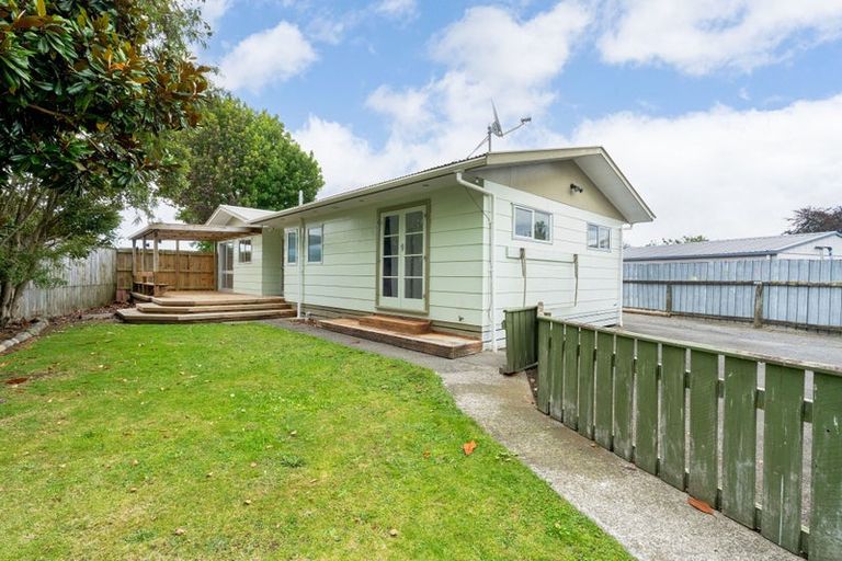 Photo of property in 33 Rimu Street, Levin, 5510