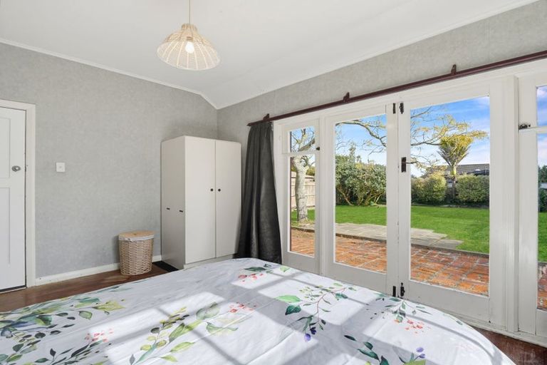 Photo of property in 59 Weston Avenue, Roslyn, Palmerston North, 4414