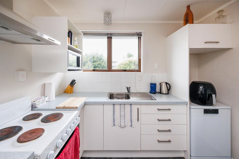 Photo of property in 1b John F Kennedy Drive, Milson, Palmerston North, 4414