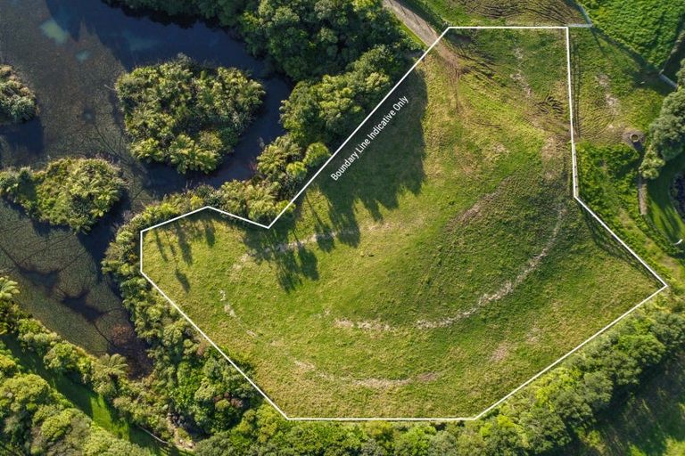 Photo of property in 8 Washer Road, Omata, New Plymouth, 4374