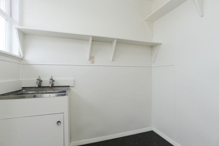Photo of property in 30 Cottrell Crescent, Onekawa, Napier, 4110