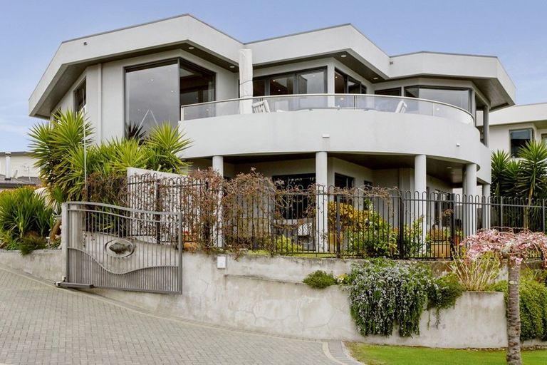 Photo of property in 1/72 Harvey Street, Waipahihi, Taupo, 3330