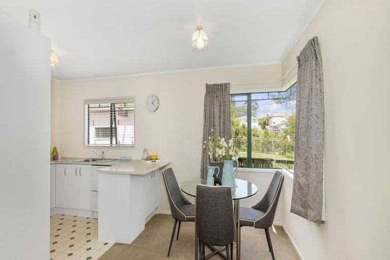 Photo of property in 9c John F Kennedy Place, Glen Eden, Auckland, 0602