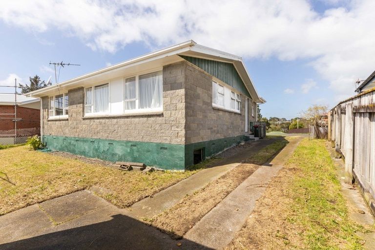 Photo of property in 75 Wrantage Street, Westown, New Plymouth, 4310