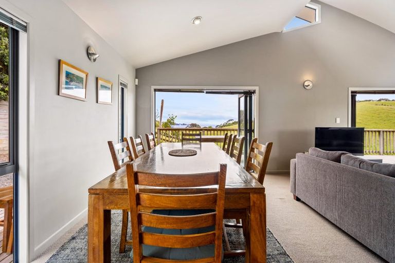 Photo of property in 168 Rockell Road, Whananaki, Hikurangi, 0181