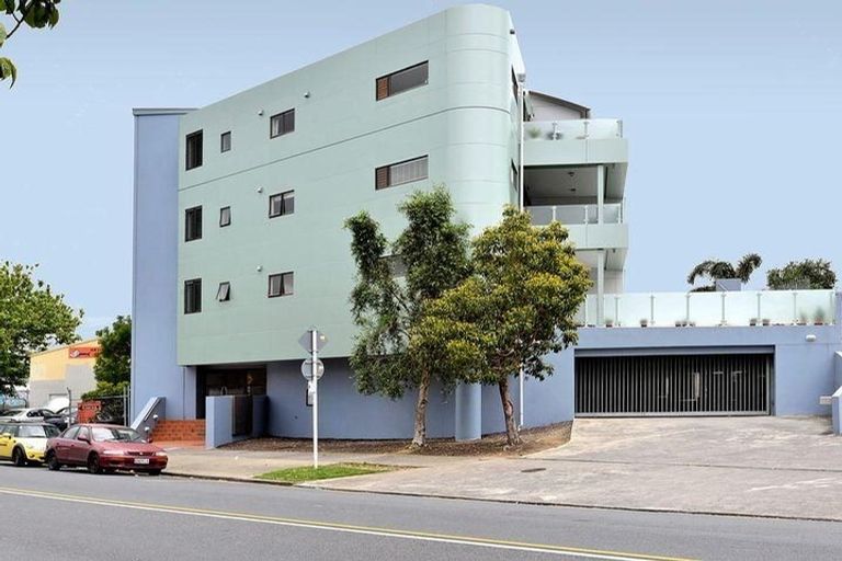 Photo of property in 304/3 Morningside Drive, Morningside, Auckland, 1025