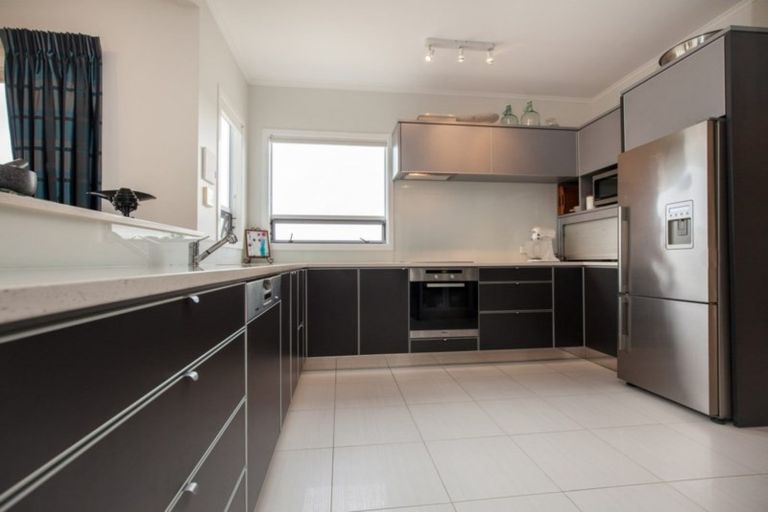 Photo of property in 1 Baring Terrace, Strandon, New Plymouth, 4312