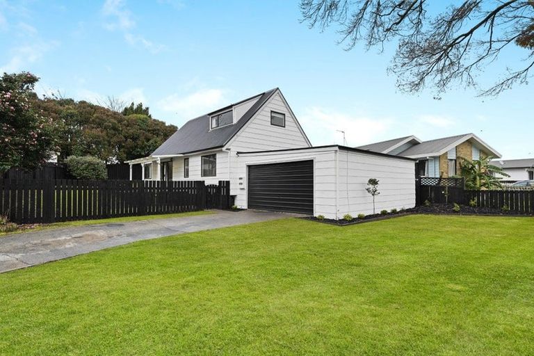 Photo of property in 17 Caulfield Place, Nawton, Hamilton, 3200