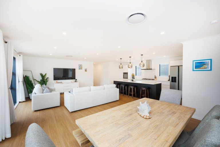 Photo of property in 52 Hunia Terrace, Himatangi Beach, Foxton, 4891