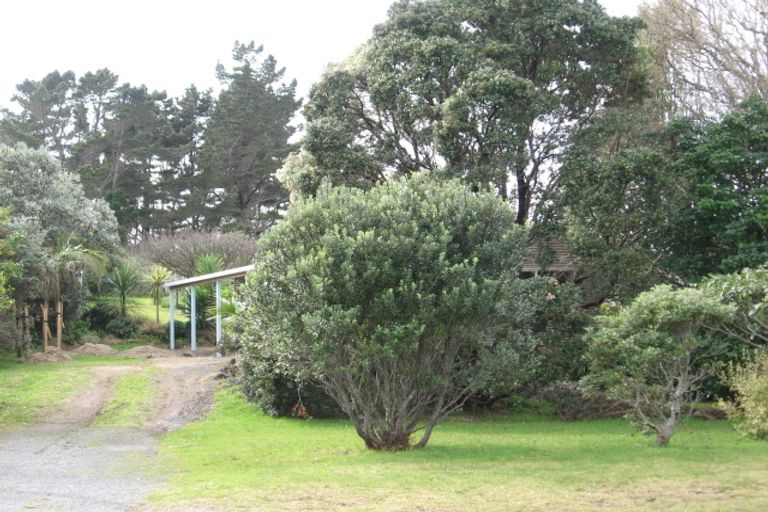 Photo of property in 162 Ocean Beach Road, Tairua, 3508