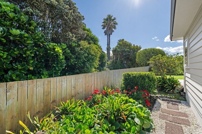 Photo of property in 16 Waru Nui Court, Orewa, 0931