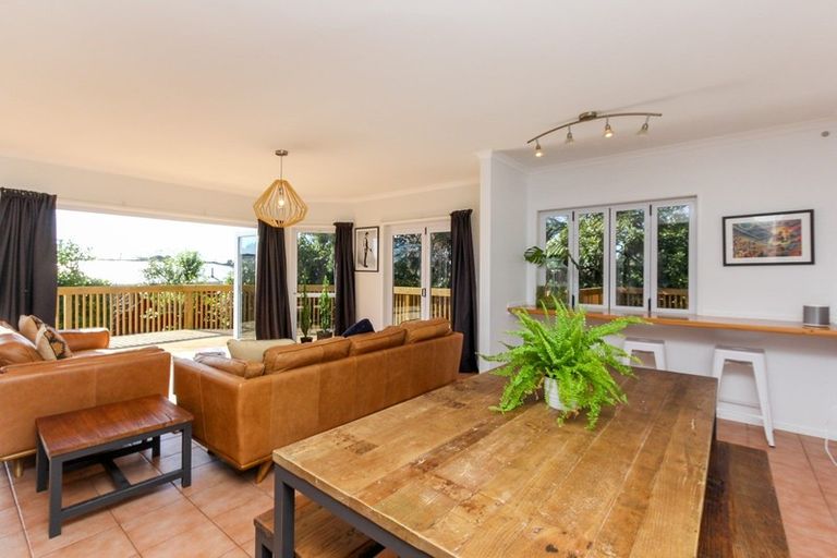 Photo of property in 13 Carlton Terrace, Westown, New Plymouth, 4310