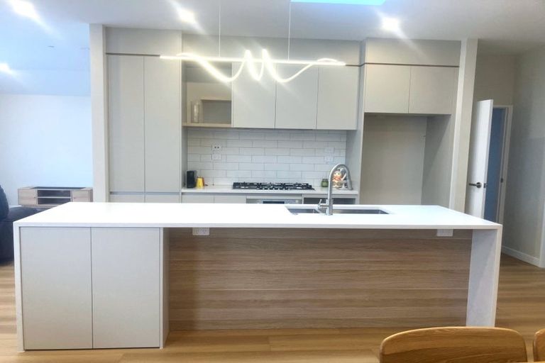 Photo of property in 49 Chamberlain Road, Massey, Auckland, 0614