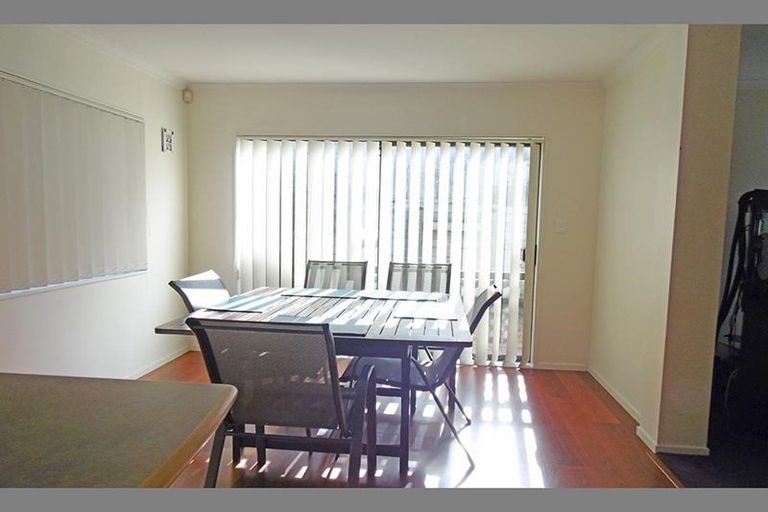 Photo of property in 4 Menen Place, Manurewa, Auckland, 2105