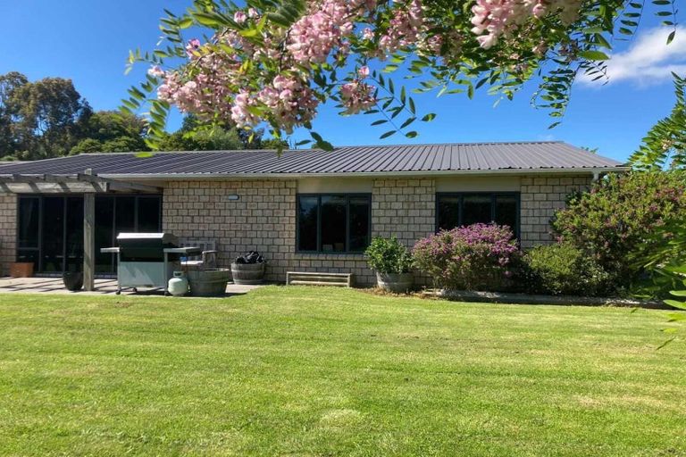 Photo of property in 15a Te Mata Peak Road, Havelock North, 4130