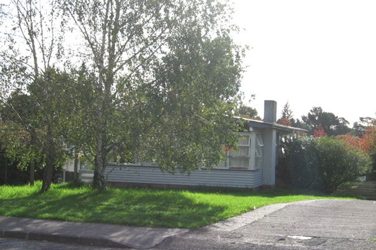 Photo of property in 34 Gill Avenue, Te Atatu Peninsula, Auckland, 0610