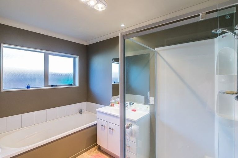 Photo of property in 27 Manhattan Court, Paraparaumu Beach, Paraparaumu, 5032