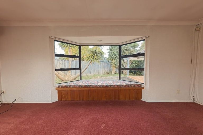 Photo of property in 591 Great South Road, Rosehill, Papakura, 2113