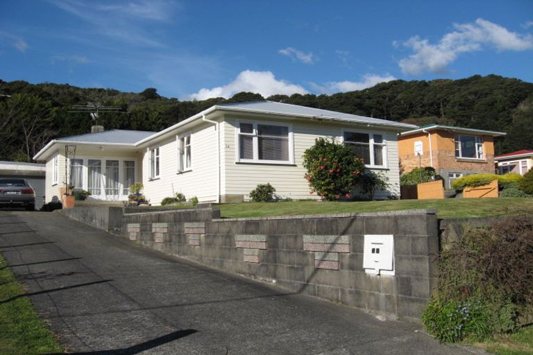 Photo of property in 32 Bull Avenue, Wainuiomata, Lower Hutt, 5014