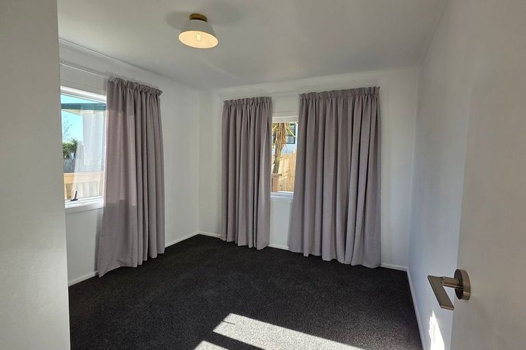 Photo of property in 2a Holiday Road, Stanmore Bay, Whangaparaoa, 0932