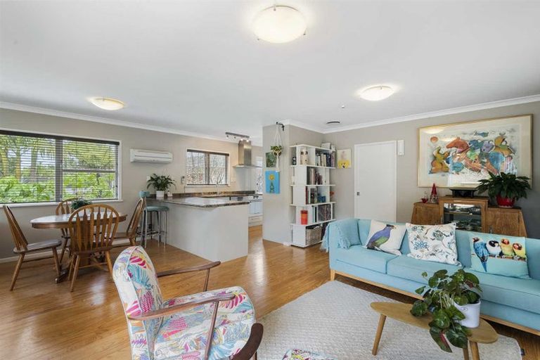 Photo of property in 35 Lynden Avenue, Hillcrest, Auckland, 0627