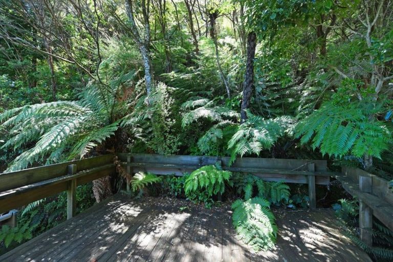 Photo of property in 1 Whiorau Grove, Lowry Bay, Lower Hutt, 5013