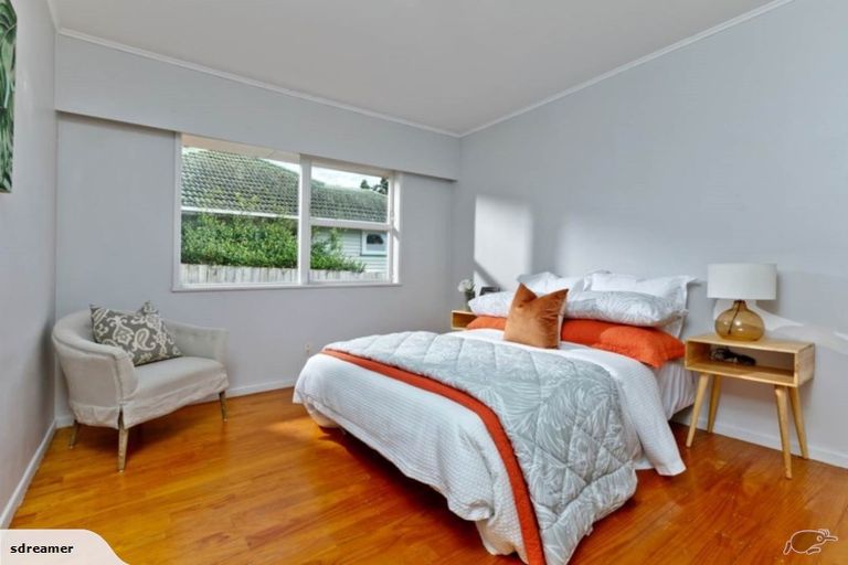 Photo of property in 22 Lynden Avenue, Hillcrest, Auckland, 0627