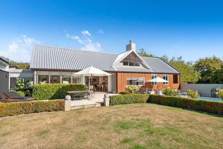 Photo of property in 97 Oxford Street, Martinborough, 5711