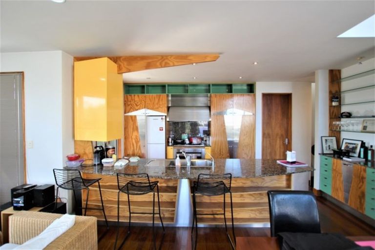 Photo of property in 112 Gladstone Road, Parnell, Auckland, 1052