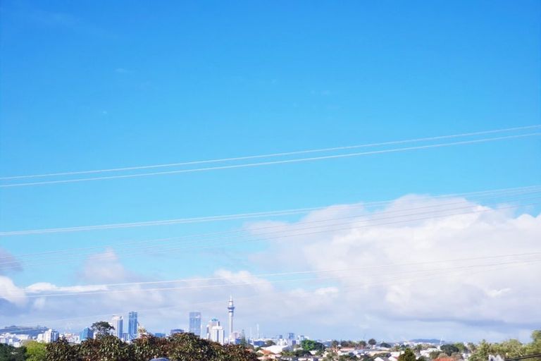 Photo of property in 2/6 Evan Street, Belmont, Auckland, 0622