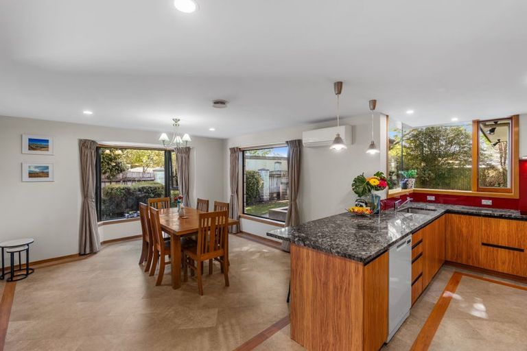 Photo of property in 18 Sunbeam Place, Halswell, Christchurch, 8025