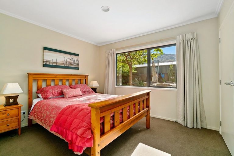 Photo of property in 5 Daniels Terrace, Wanaka, 9305
