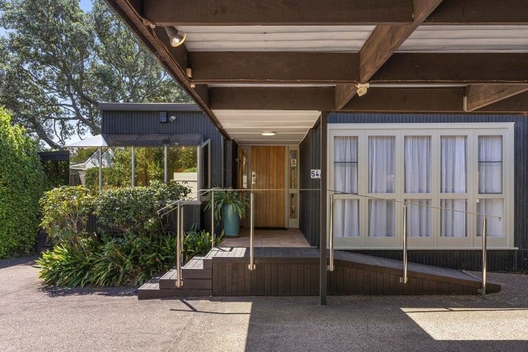 Photo of property in 54a Stanley Point Road, Stanley Point, Auckland, 0624