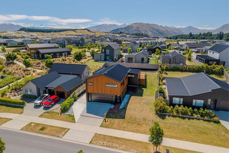 Photo of property in 41 Mount Linton Avenue, Wanaka, 9305
