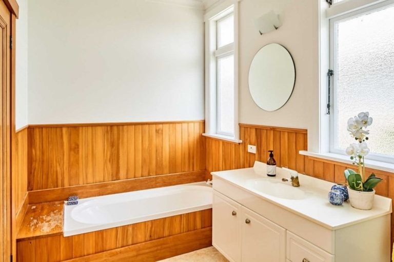 Photo of property in 9 Riddiford Street, Woburn, Lower Hutt, 5011