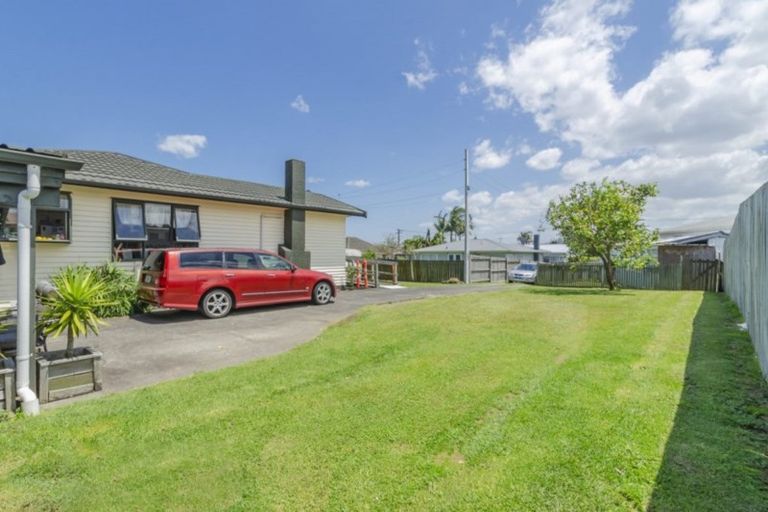 Photo of property in 23 Tironui Station Road East, Papakura, 2112