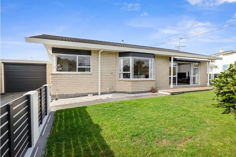 Photo of property in 145 Mangorei Road, Merrilands, New Plymouth, 4312