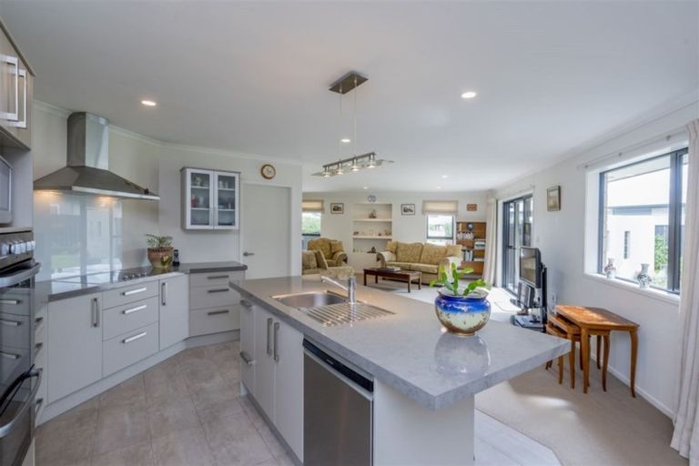 Photo of property in 38 Okarito Avenue, Levin, 5510