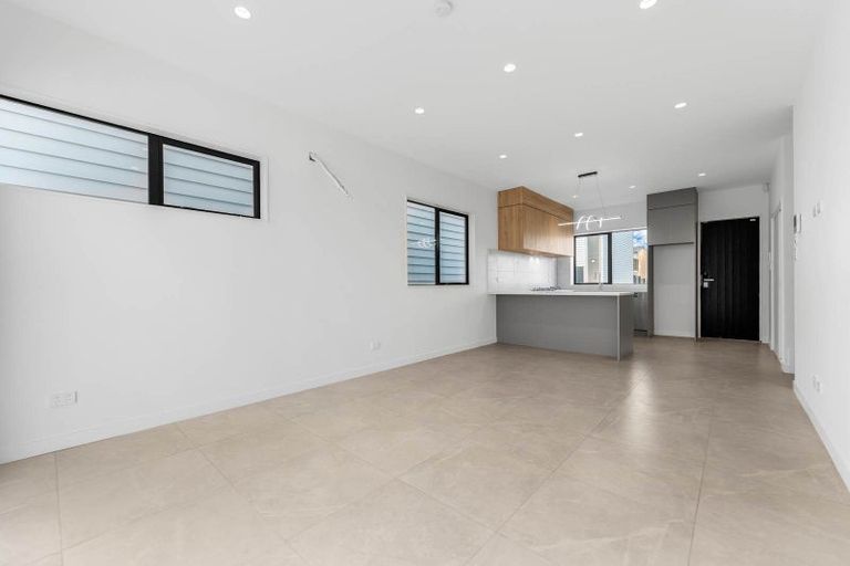 Photo of property in 14 Tukauri Place, Papakura, 2110