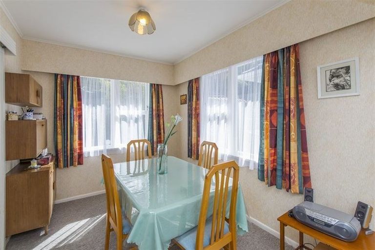 Photo of property in 127 Parkvale Road, Karori, Wellington, 6012