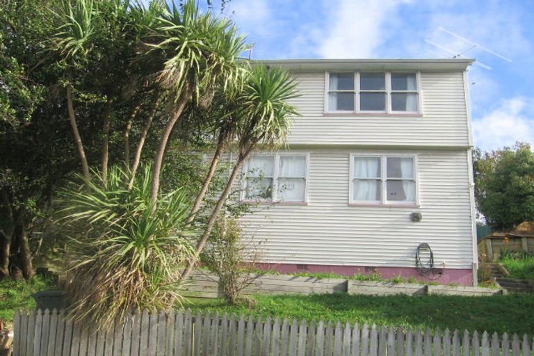 Photo of property in 28 Martin Street, Ranui, Porirua, 5024