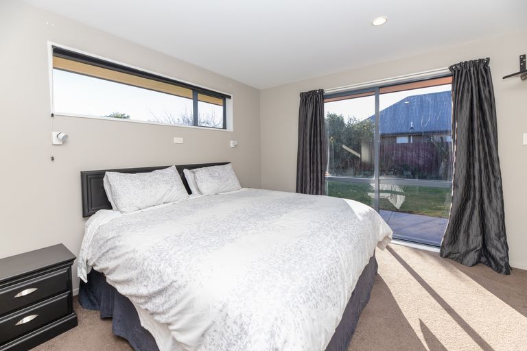 Photo of property in 18 Durrell Way, Rolleston, 7614