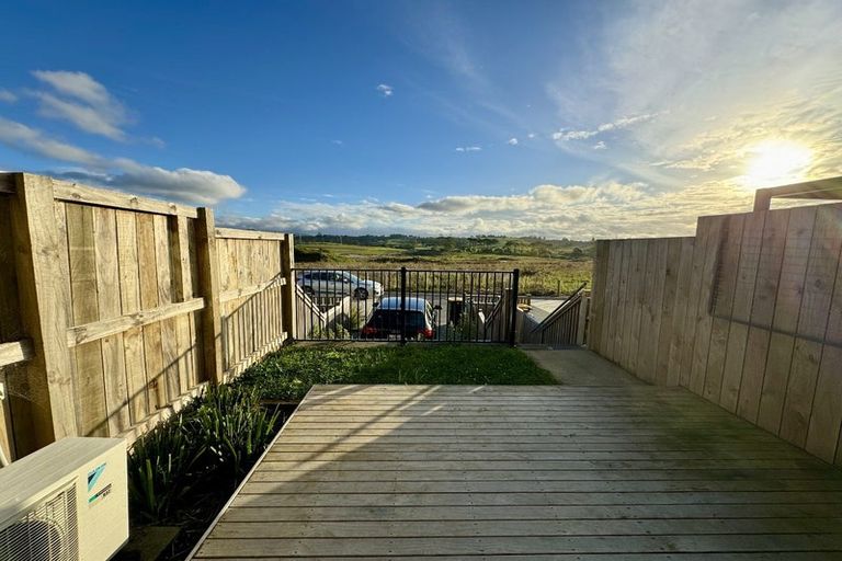 Photo of property in 98 Tarapuka Road, Westgate, Auckland, 0814