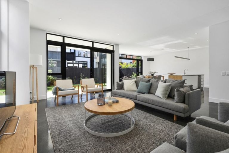 Photo of property in 12 Isitt Road, Hobsonville, Auckland, 0616