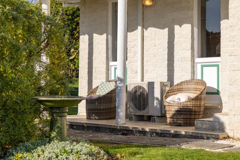 Photo of property in 1 Edgewater Street, Waikanae, 5036