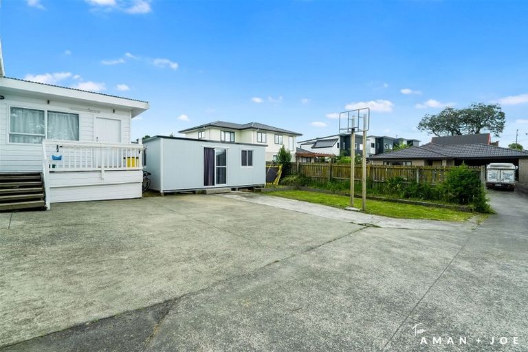 Photo of property in 22 Netherlands Avenue, Kelston, Auckland, 0602