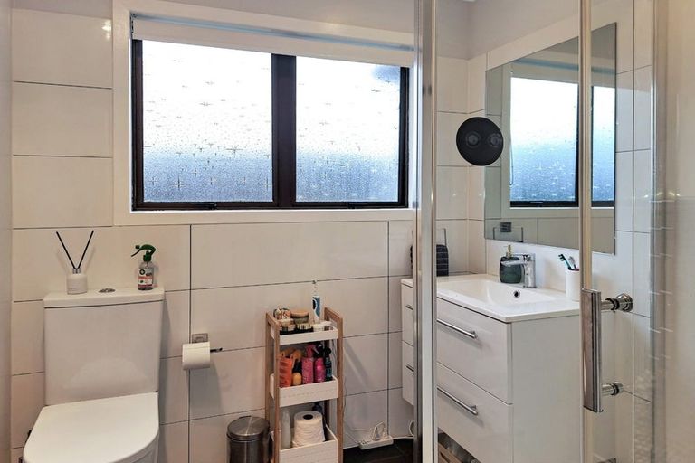 Photo of property in 14 Montgomery Avenue, Karori, Wellington, 6012