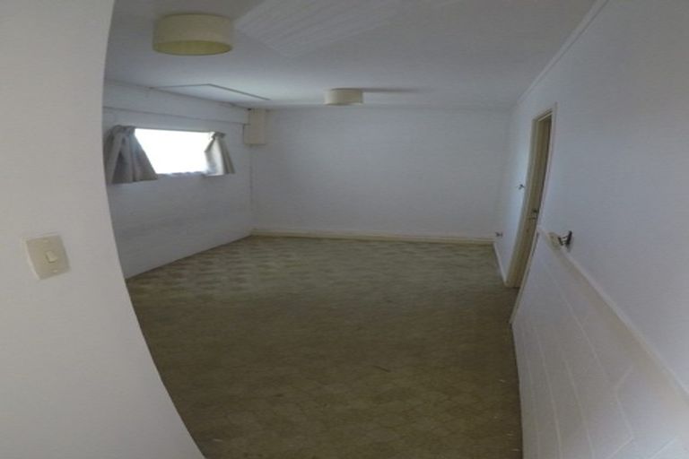 Photo of property in 1 Holt Avenue, Torbay, Auckland, 0630