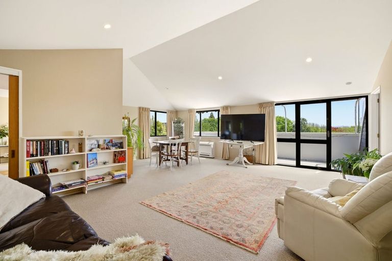 Photo of property in 4/3 Karitane Drive, Cashmere, Christchurch, 8022